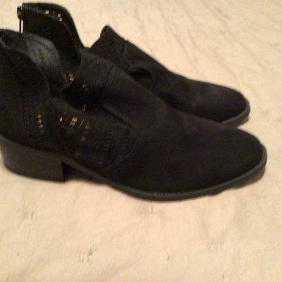 New Direction Black Suede Boot Size 6.5 - Picture 3 of 5